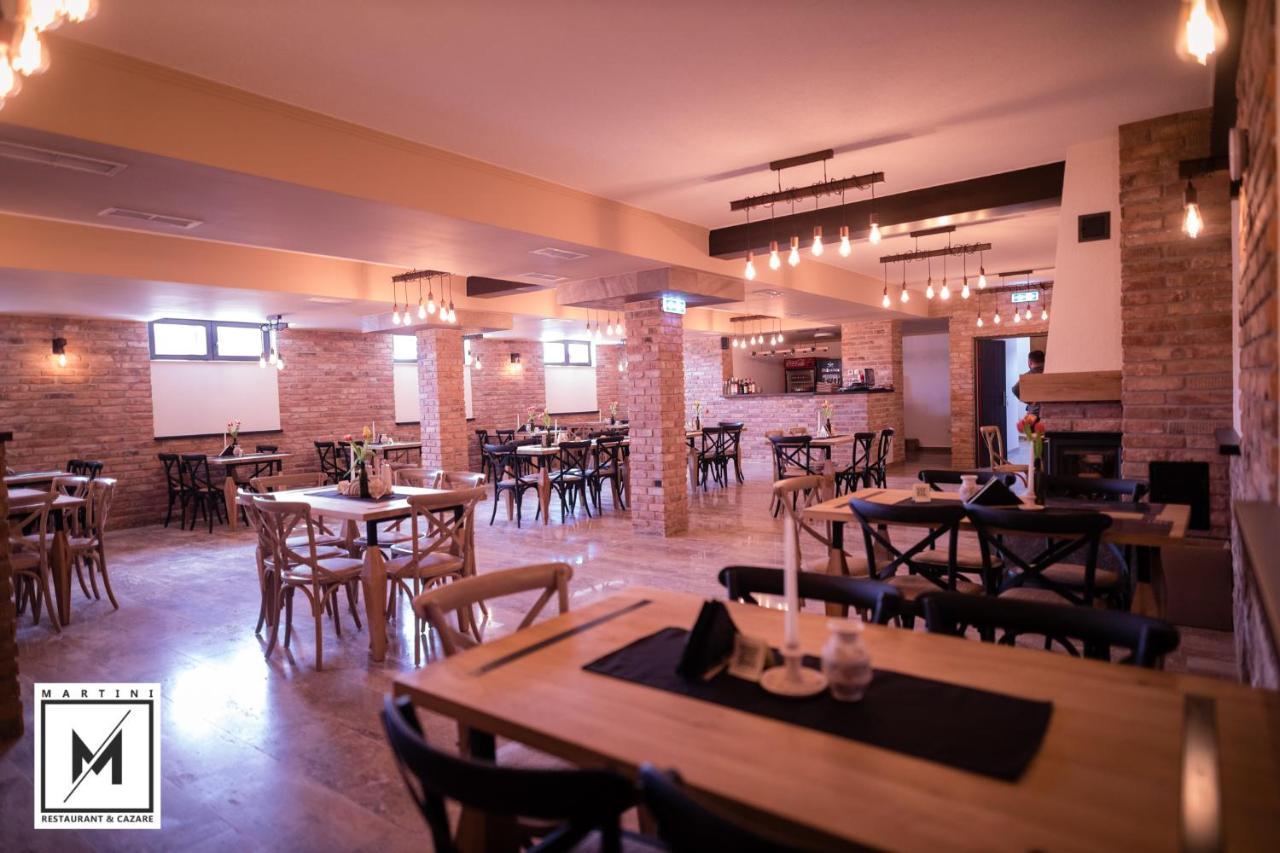 Martini Restaurant & Cazare Sebesel Exterior foto